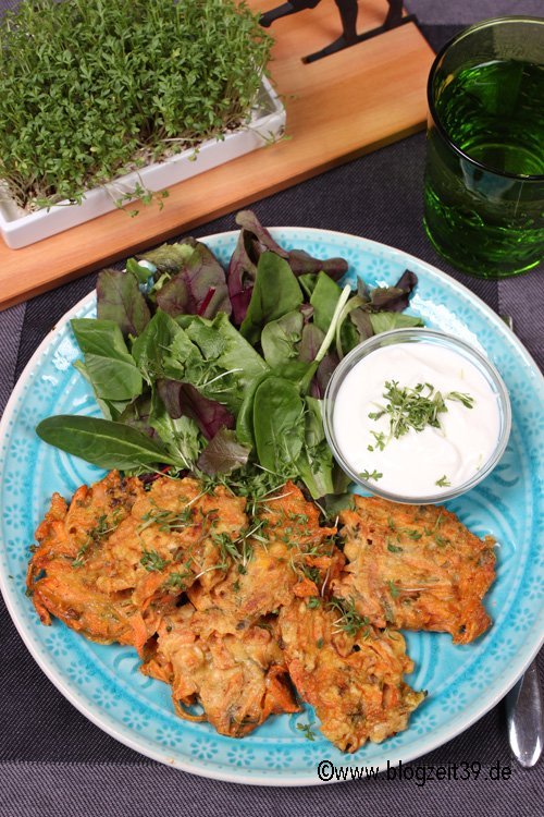 Kresse-Möhren-Puffer mit Knoblauchjoghurt Rezept mit Spursinn24
