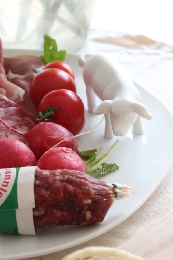 Wildkräutersalat Rezept serviert mit Geschenkidee Onlineshop