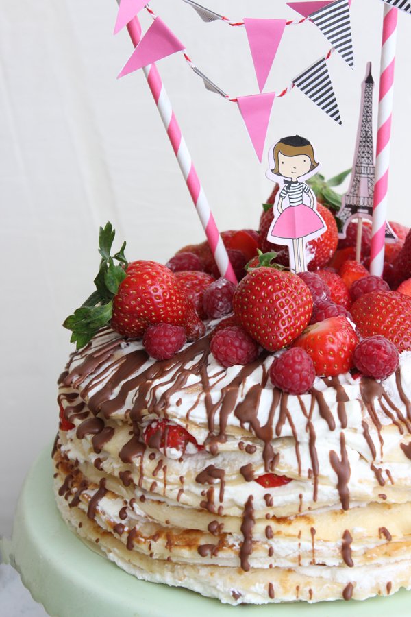 Crêpe-Torte mit Erdbeeren