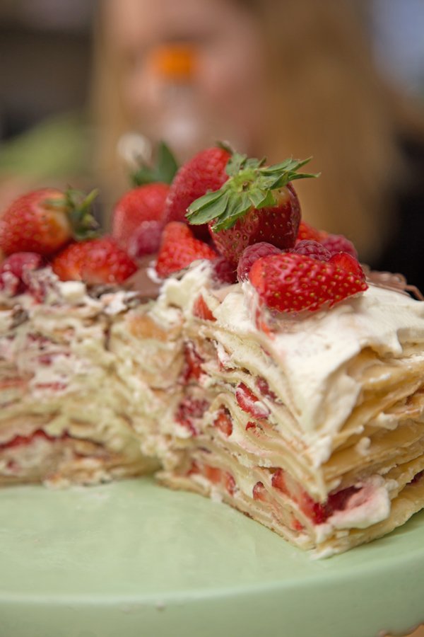 Crêpe-Torte mit Erdbeeren