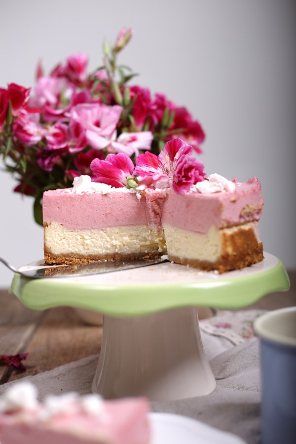Cheesecake mit Himbeersahne
