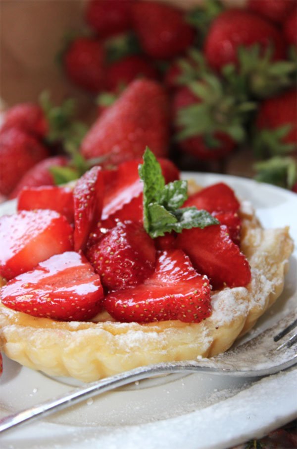 Erdbeertörtchen mit Vanillecreme