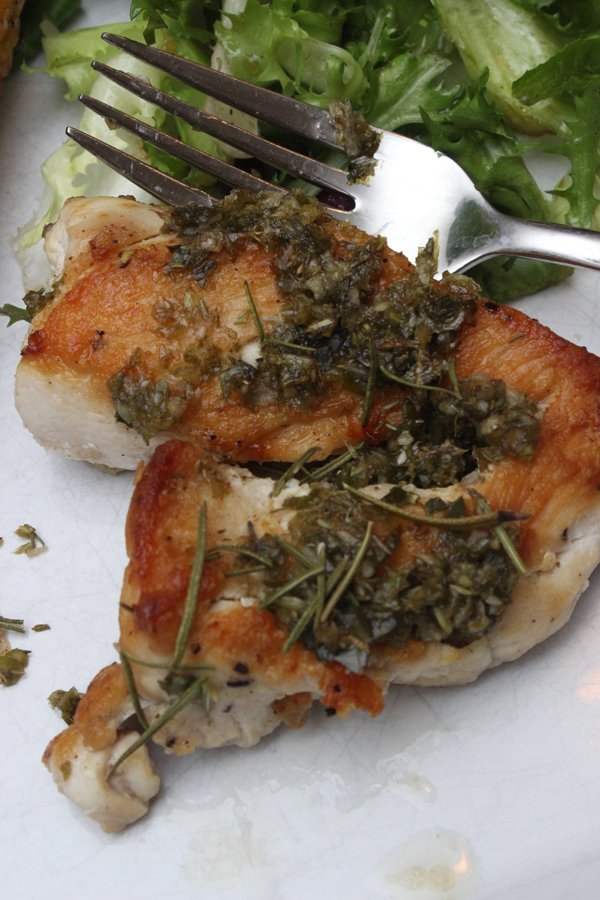 Jamaika-Hähnchen, Reis und Bohnen, erfrischender Hack-Salat mit gegrillter Mais alla Jamie Oliver 30 Minuten Menü