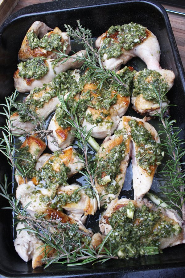 Jamaika-Hähnchen, Reis und Bohnen, erfrischender Hack-Salat mit gegrillter Mais alla Jamie Oliver 30 Minuten Menü