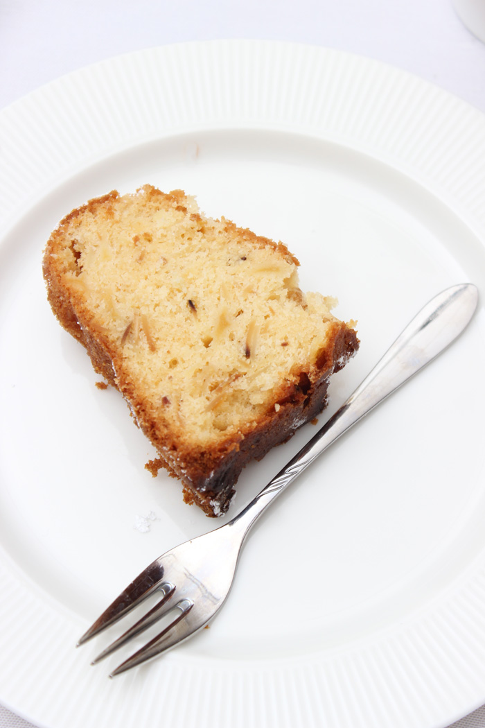 Apfel-Gugelhupf Rezept – saftig und fruchtig | Low Carb und Glutenfrei