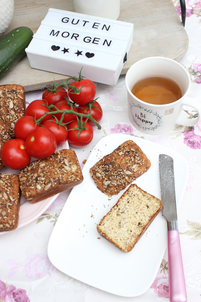 Low Carb Brötchen ohne Mehl mit verschiedenen Körner Rezept