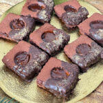 So einfach backst du Sacher Plätzchen zu Weihnachten