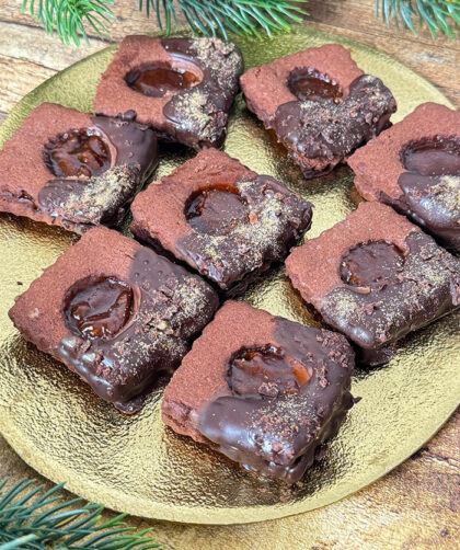 So einfach backst du Sacher Plätzchen zu Weihnachten